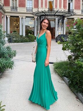 Sleeveless Emerald V-Neck Pleated Maxi Dress for Women